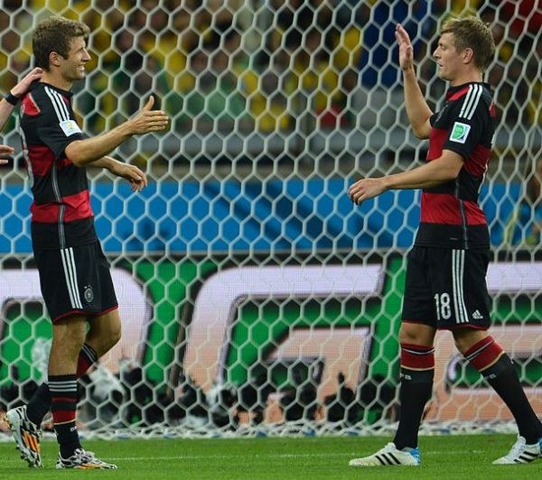 Deutschlands Müller feiert seinen Torerfolg