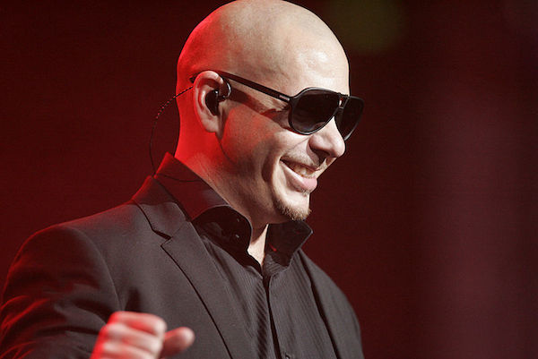 Rapper Pitbull performt it JLo das WM 2014 Lied