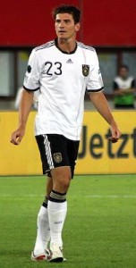 DFB-Teamstürmer Mario Gomez hat sich erneut am Knie verletzt