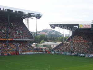 Das Stadion Geoffroy Guichard ist die Heimstätte von St. Etienne