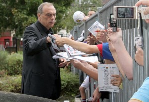 Avram Grant Autogramme